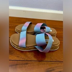 Steve Madden wedge tie die